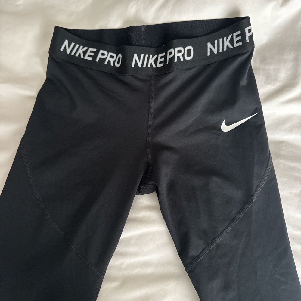 Nike Black Leggings with Moisture-Wicking Fabric
